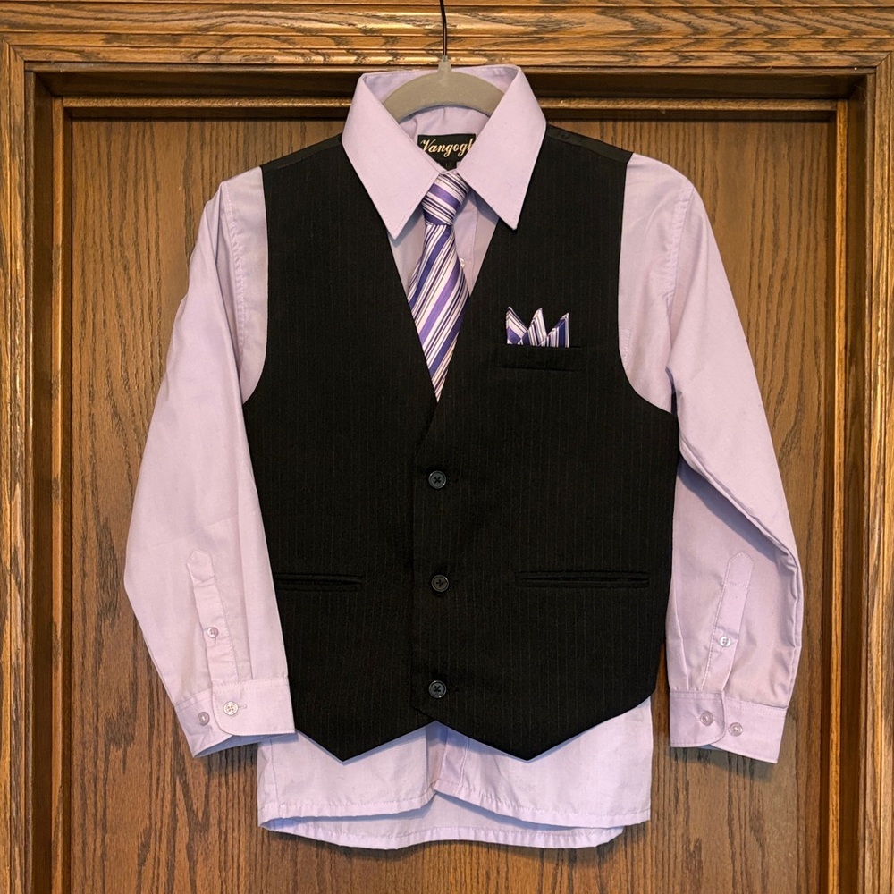 Super cute size 14 formal wear for boys, special occasion! Purple shirt w/ tie.